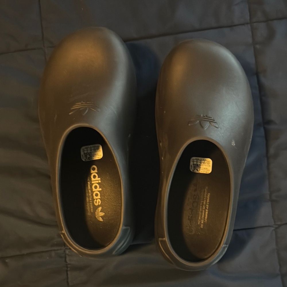 Adidas Women’s adidom Stan smith mules